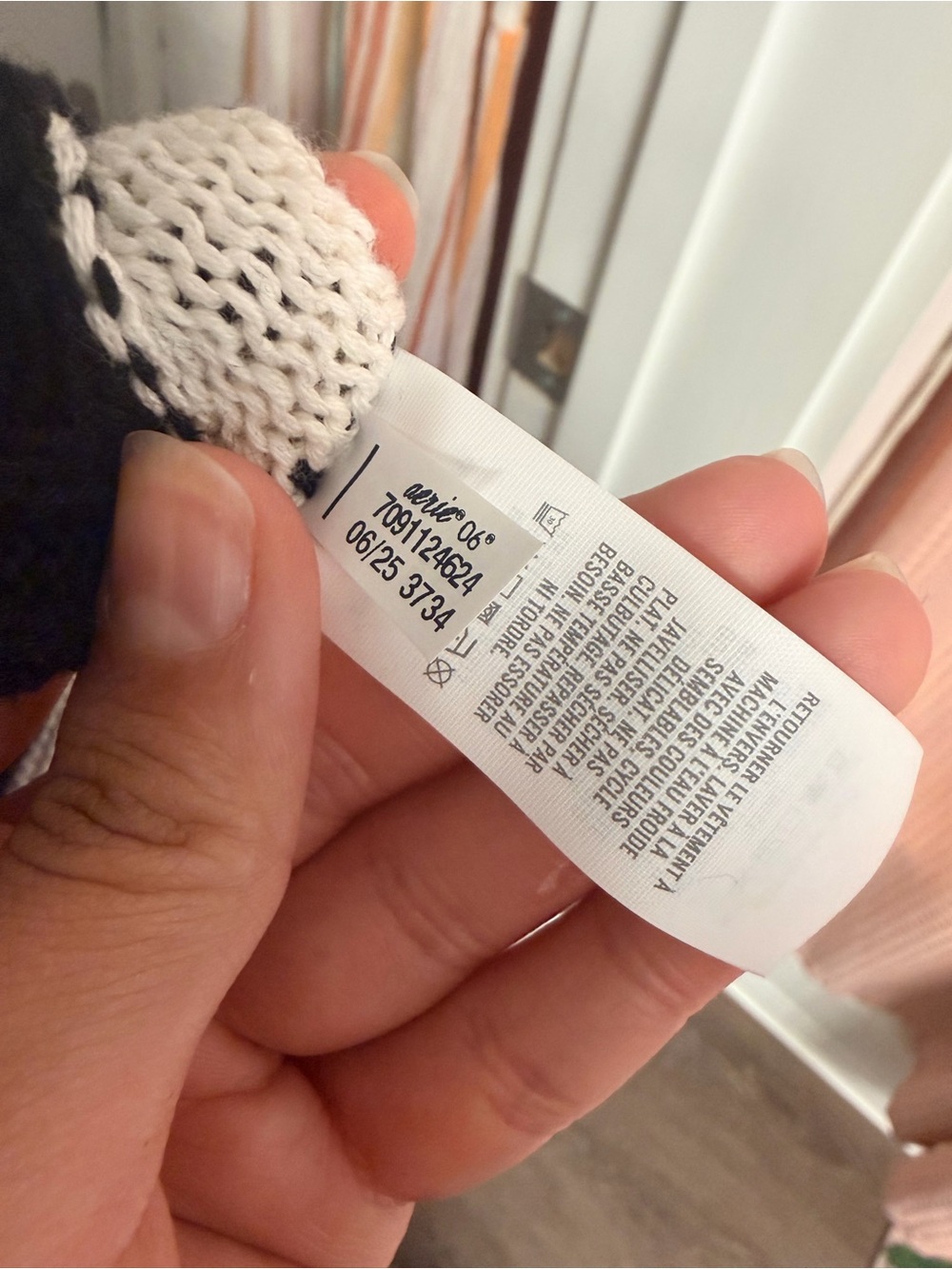 Aerie black and white crewneck sweater - Picture 6 of 9
